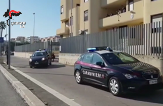 Accoltellò il nuovo compagno della ex, barese arrestato Accoltellò il nuovo compagno della ex, barese arrestato