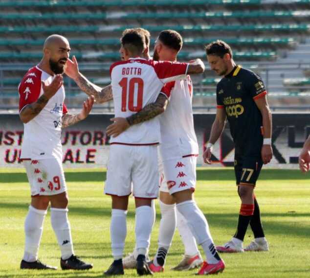 Bari, un mese per tentare la fuga