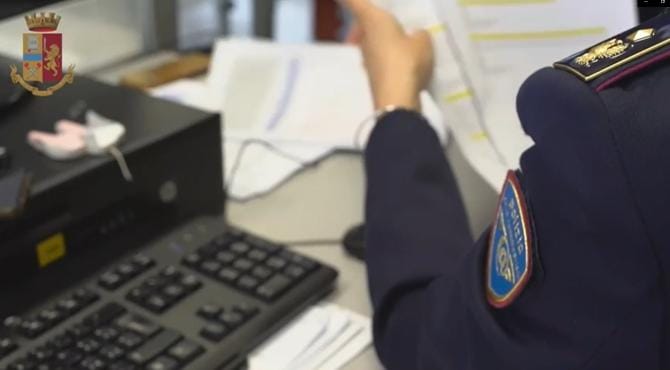 Materiale pedopornografico via chat: in manette anche un pugliese Materiale pedopornografico via chat: in manette anche un pugliese