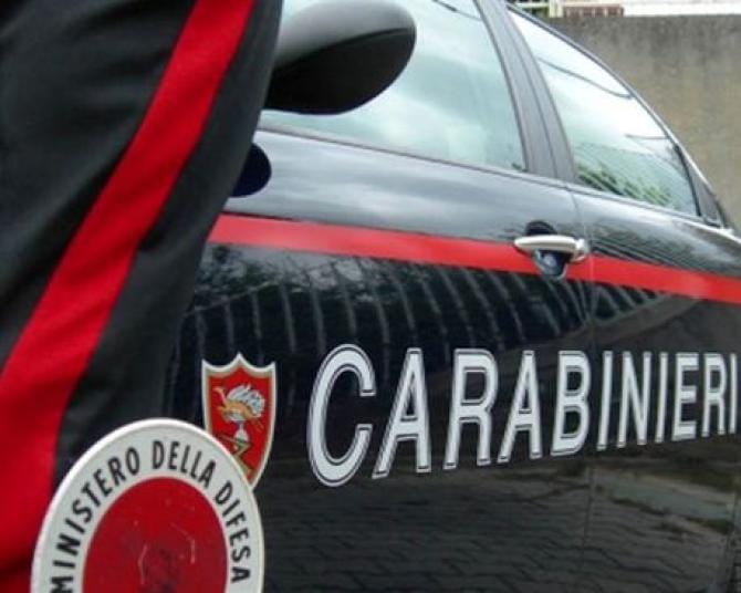 Accoltella coetaneo per ragazza contesa: in manette 15enne di Monopoli