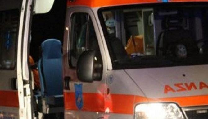 Taranto, investito da un treno mentre attraversa i binari: 20enne morto sul colpo