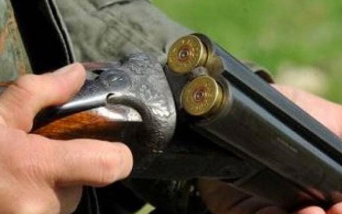 Lecce, spara al padre durante una battuta di caccia: grave 63enne Lecce, spara al padre durante una battuta di caccia: grave 63enne