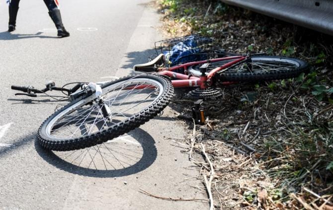 Lecce, morto 17enne investito mentre era in bici