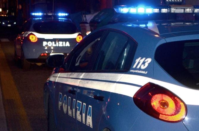 Monopoli, sorpreso in giro con un’auto rubata: 45enne denunciato per riciclaggio e danneggiamento