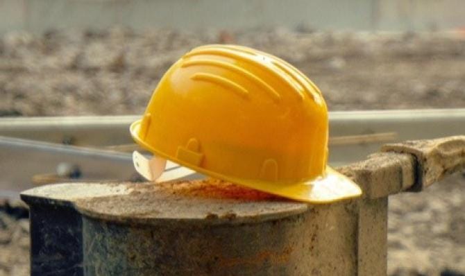 Incidente sul lavoro a Palermo, due operai cadono da una gru e perdono la vita