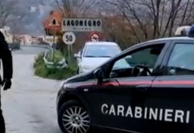 “Supermarket” della droga in centro a Lagonegro. Due arresti