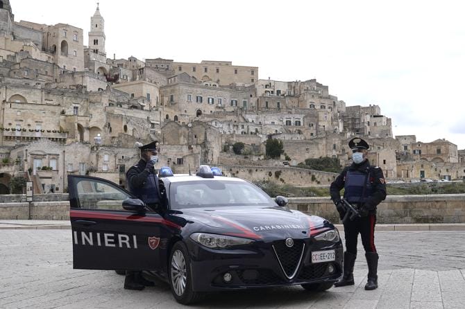 Matera, arrestato un 50enne: sorpreso con 76 grammi di cocaina in auto