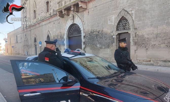 Monteparano, evade dai domiciliari e prende a pugni tre persone in un bar: arrestato 29enne