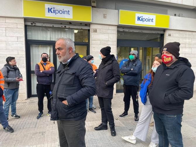 Taranto, lavoratrice licenziata a Natale. Il sindacato: «È rappresaglia»