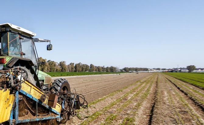Matera, si ribalta trattore e muore. Cia-agricoltori: «Servono formazione e aggiornamento alla guida»
