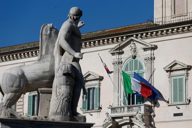 Quirinale, continuano i giochi dei partiti