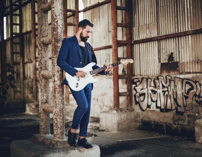 La forza della debolezza nel nuovo percorso musicale di Mr. Weak