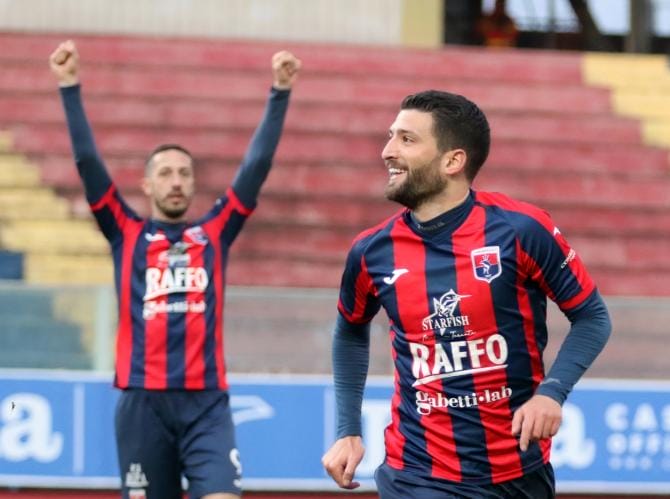 Serie C: terza dose di vaccino per i giocatori del Picerno. Taranto, 7 positivi nel gruppo squadra