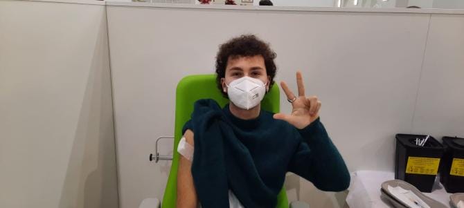 Vaccini, via in Puglia a prenotazioni dose “booster” per fascia d’età 12-15 anni