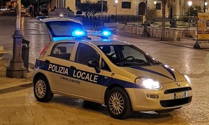 Matera, in quarantena perché positivo continua a girare per la città: denunciato un 60enne