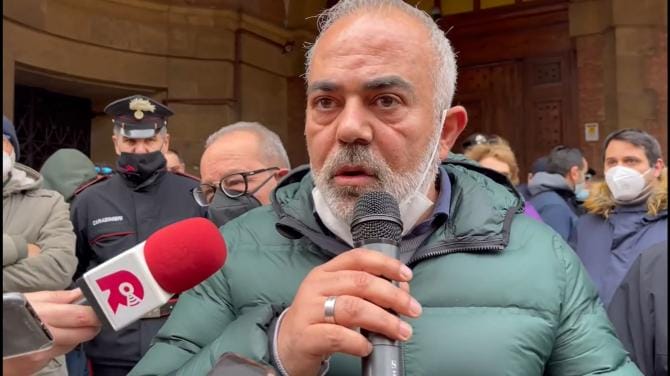 Ex Ilva, sit-in dei sindacati davanti alla prefettura di Taranto: «No a trasferimento fondi bonifiche»