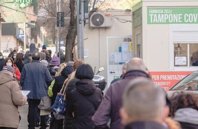 Covid, «La stretta va alleggerita»
