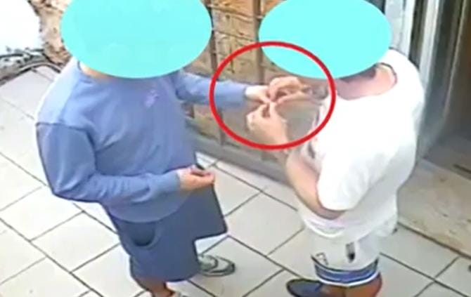 Noci, vendevano droga anche a un minore: 4 ai domiciliari Noci, vendevano droga anche a un minore: 4 ai domiciliari