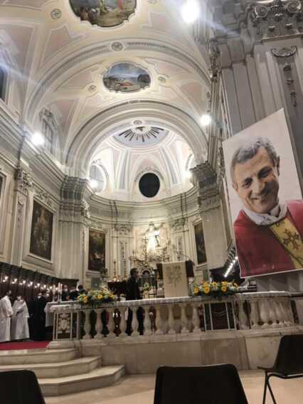 Molfetta, don Tonino Bello è venerabile. Il sindaco: «Giornata che si imprime nella storia della città» Molfetta, don Tonino Bello è venerabile. Il sindaco: «Giornata che si imprime nella storia della città»