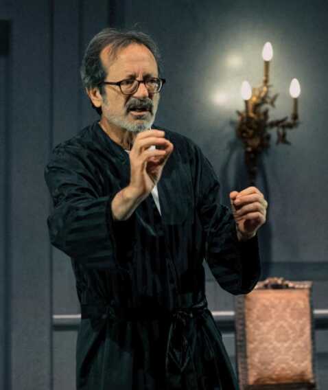 In scena con “Peachum”. «Sono un uomo di sinistra»