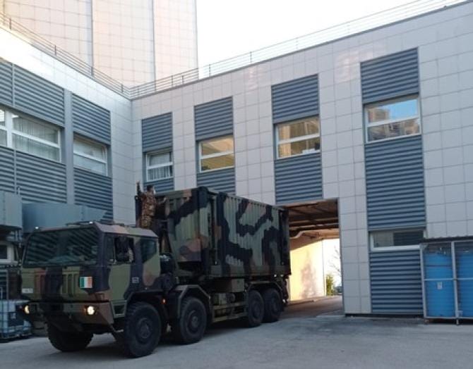 Matera, un laboratorio campale per i tamponi molecolari
