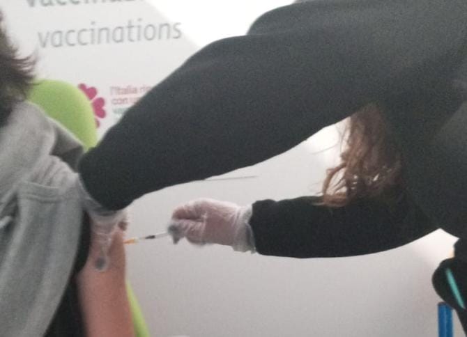 Covid, Puglia regione più vaccinata d’Italia. E in Europa solo Malta e Portogallo fanno meglio