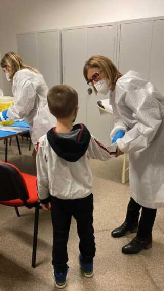 Vaccini, negli ultimi sette giorni 93mila dosi a Bari
