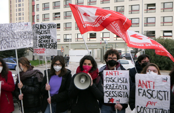 Bari: processo a 28 esponenti Casapound, in 7 chiedono messa alla prova