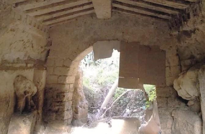 Canosa, aree archeologiche nel degrado: amministrazione comunale in soccorso di due siti in mano a privati