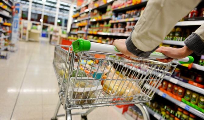 L’inflazione colpisce pasta, olio e pomodori. Stangata fino al 30%