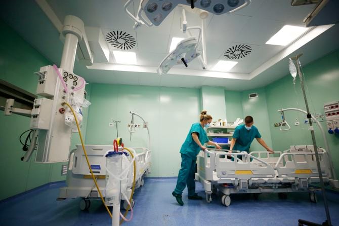 La Puglia torna in giallo. Mascherina obbligatoria all’aperto ma nessuna limitazione per gli spostamenti