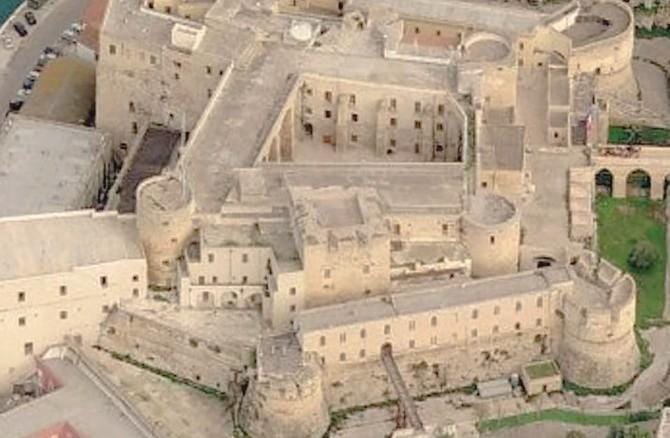 Brindisi, un acquario nel porto, accanto al Castello, per rilanciare la città che si spopola
