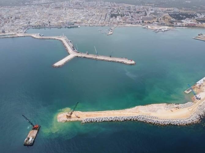 Molfetta, il nuovo porto commerciale: grande occasione di sviluppo che strizza l’occhio all’ambiente
