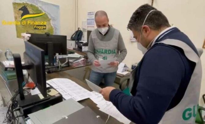 Opere pubbliche: accordi fraudolenti con privati, arrestati due dirigenti comunali di Peschici