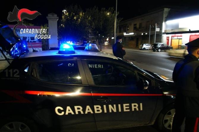 Cerignola, estorcevano denaro a una coppia di anziani: arrestati due giovani. Uno è minorenne