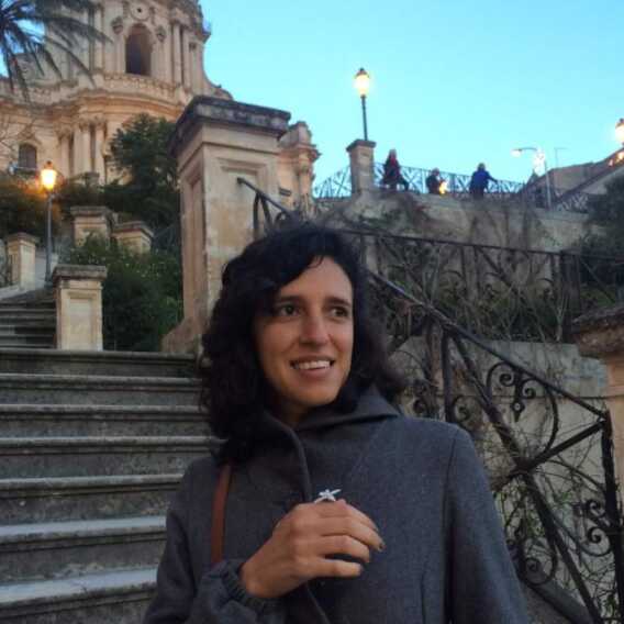 «Io rimasta folgorata da Trani le dedico un componimento»