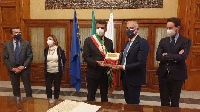 Bari, chiavi della città a Michele De Tullio. Per 10 anni capo della Digos
