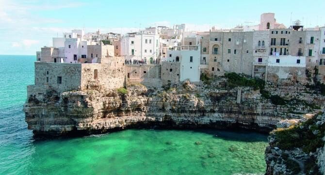 Polignano, è sos per i fitti. Poche case e troppo care