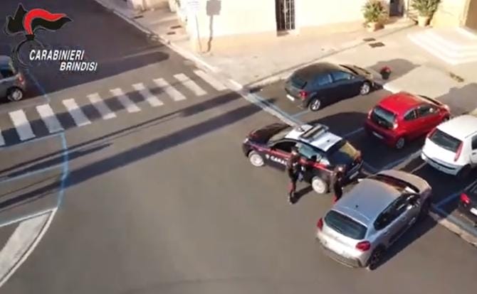 Traffico di droga, estorsioni e armi: numerosi arresti nel brindisino – VIDEO