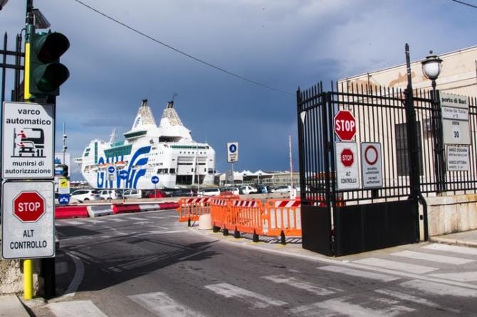 Ex dirigente del settore petrolchimico russo arrestato a Bari, arrivava dalla Grecia