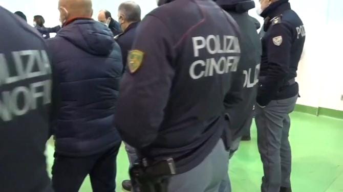 Taranto, mafia 2.0: fiumi di droga in città dai clan della camorra. La ricerca del consenso anche sui social