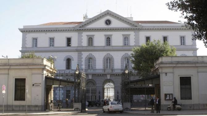 Taranto, gasolio trafugato in arsenale: misura cautelare per due indagati