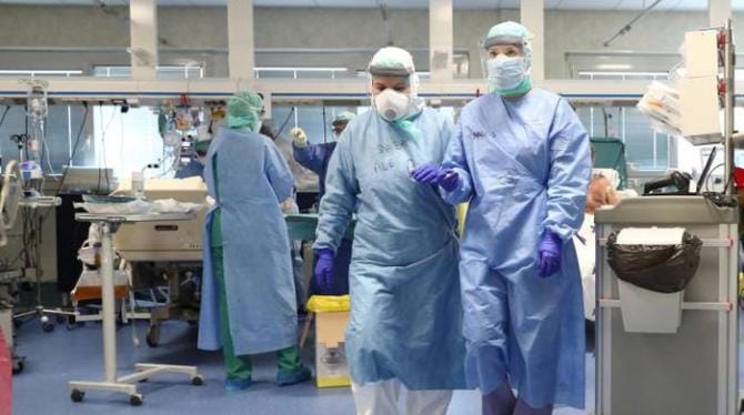 Gimbe, diminuiscono i nuovi casi in Puglia e Basilicata. Tanti i ricoveri