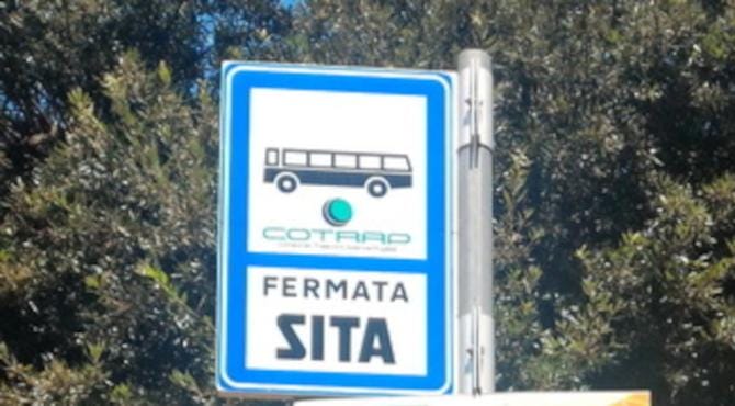 Acquaviva, due ragazzi picchiati da un coetaneo alla fermata dell’autobus per futili motivi