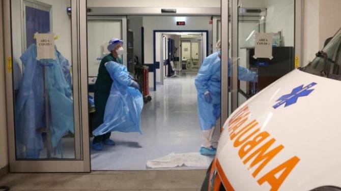 Covid, altri 23 morti in Puglia. I nuovi positivi sono 6.558, aumentano i ricoveri