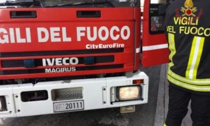 Gallipoli: incendio nella notte. Danneggiate due autovetture