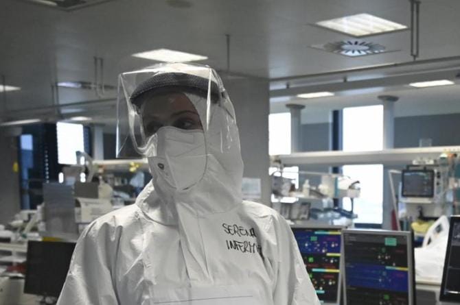 Covid, 2.345 nuovi casi in Puglia e 4 decessi. Il tasso di positività è al 7,4%