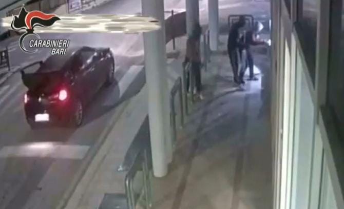 Rapine ai tir e assalti al bancomat, 19 arresti nel barese – VIDEO