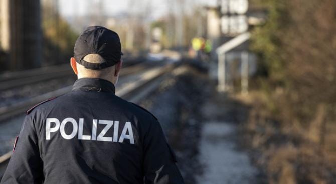 Si allontanano da comunità di accoglienza nel leccese: rintracciati dalla Polfer due minori
