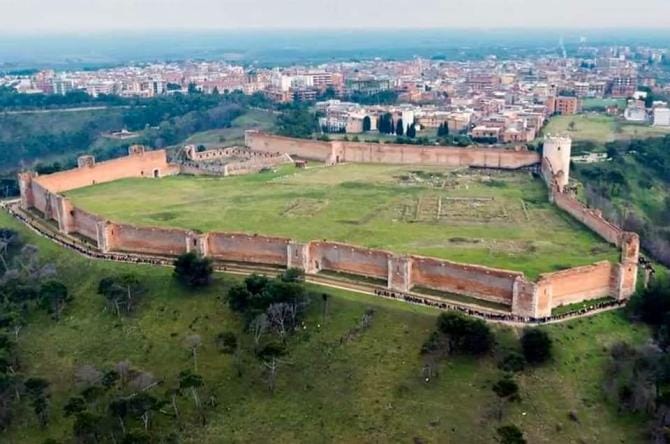 Caro bollette, il Sindaco di Lucera spegne il castello